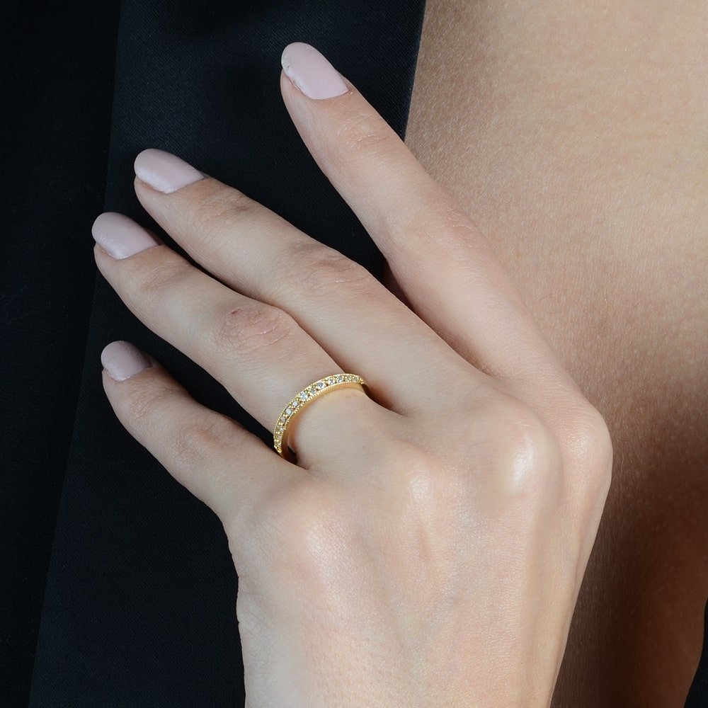 Anel Dourado Aparador de Aliança Cravejado de Zircônia - Galeria