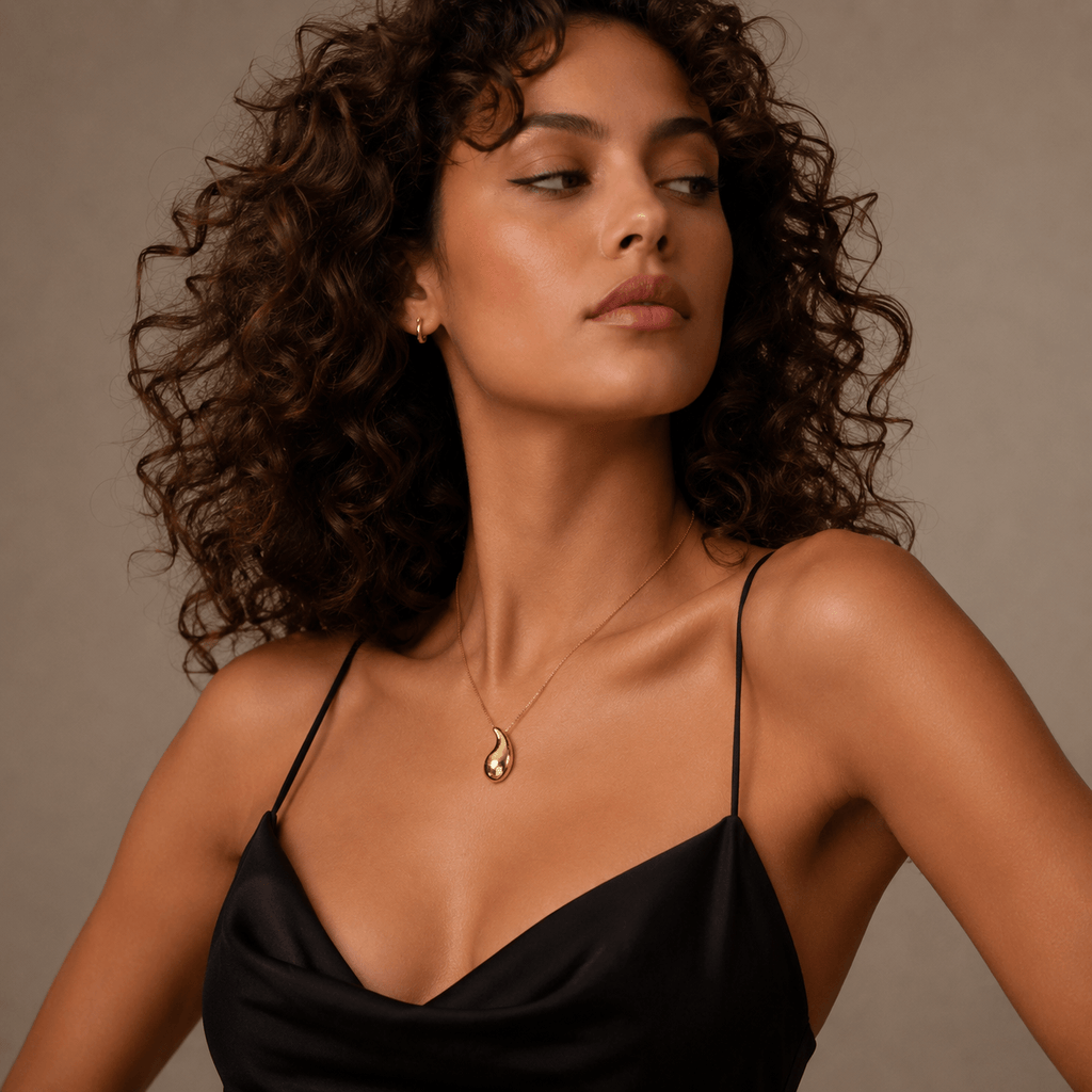 Colar Linea Gota Curvada Dourado
